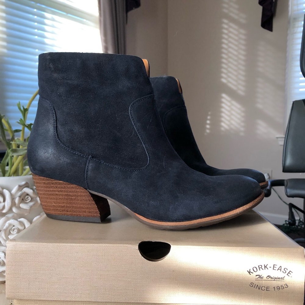 Navy anklet booties